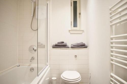 Bright Apartment On The Grassmarket Sleeps 2