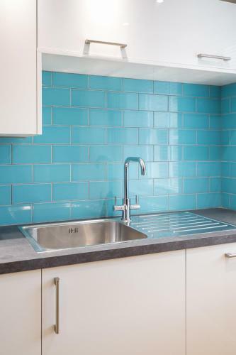 415 Lovely And Central 2 Bedroom Apartment With Secure Parking