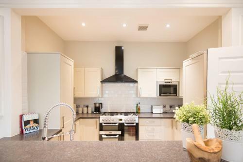 Frederick Street Apartment
