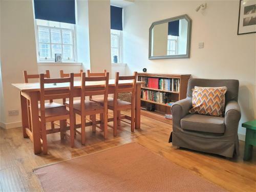 Apartamento Canongate - Spacious And Historic 2 Bed Flat On Royal Mile