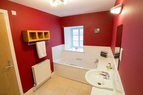 241 Fabulous Three Bedroom Apartment On The Second Floor With Parking