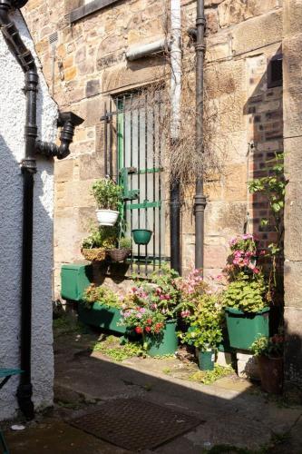 Luxury Morningside Cottage With Patio