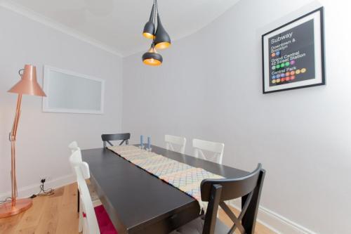 Apartamento Beautifully Modernised New Town Home Sleeps 6