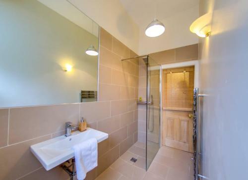 Apartamento Spacious 3br Apt Moments From The Meadows & Old Town