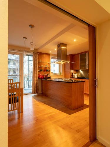 Altido Elegant 2bedroom Apartment With Balcony And Parking