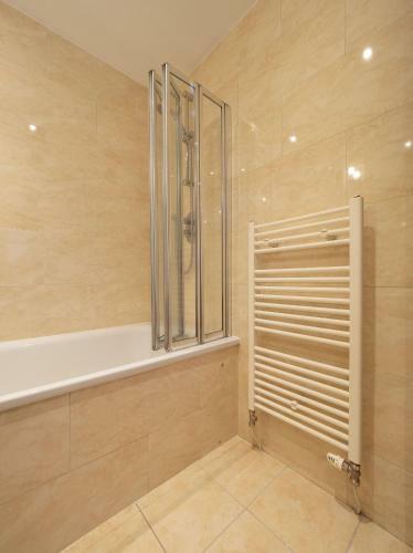 Altido Elegant 2bedroom Apartment With Balcony And Parking
