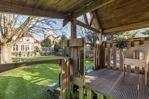 Eltham Chateau Sleeps 24