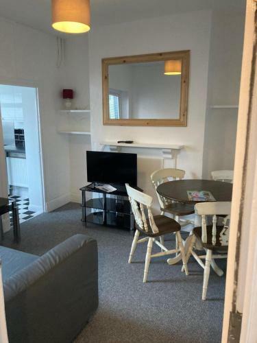 4-bed House In Exeter 30 Mins Drive To The Beach