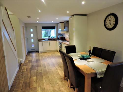 3 Bed Farnborough Air Accommodation
