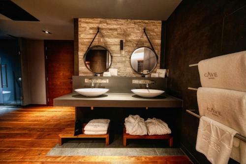 Cave Hotel Near Canterbury
