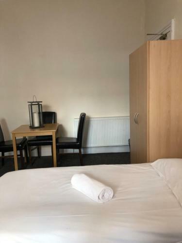 Bed & Breakfast Renfrew Rooms At City Centre