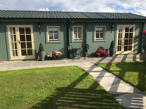 Auchenlea Lodges