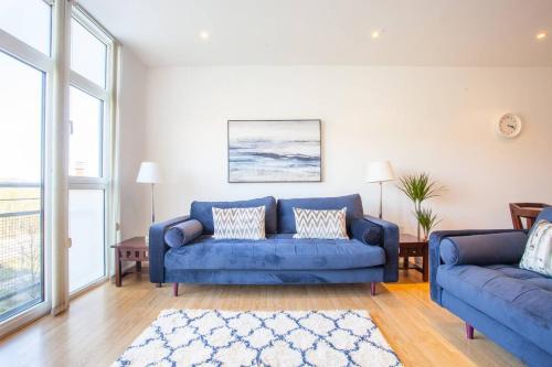 Large 2 Bed Apartment In Great Riverside Location