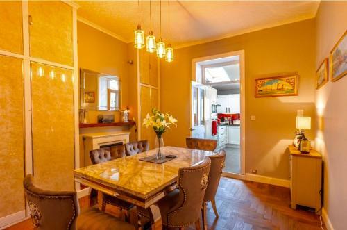 Warm And Welcoming Villa Perfect Home From Home