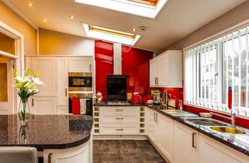 Warm And Welcoming Villa Perfect Home From Home