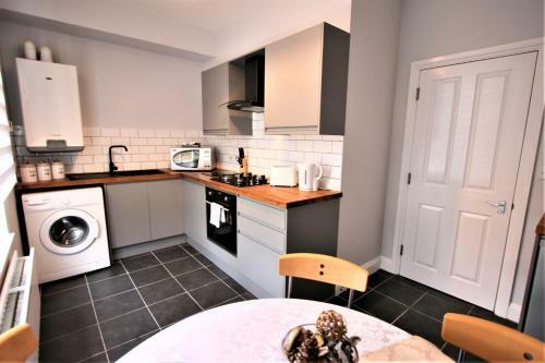 Brunswick Square Apartments By Roomsbooked