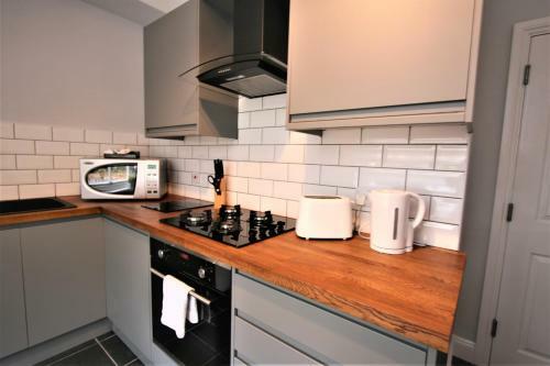 Brunswick Square Apartments By Roomsbooked