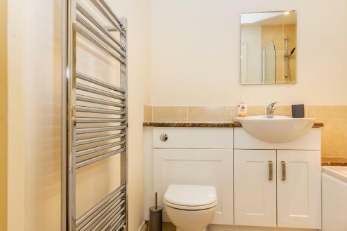 Apartment 4 Hillbrook House, Malvern - Guest Homes