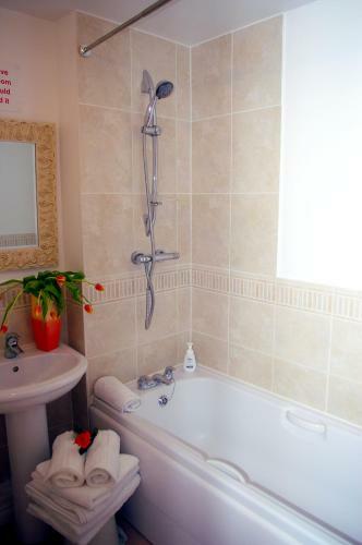 Ladysmith Complex - 8 Bedrooms