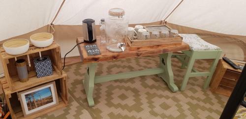 B&B Glamping Bell Tents At The Ring Pub
