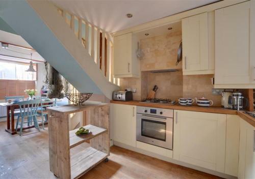 Dolphin Cottage