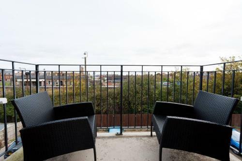 Lighthouse View 2 Bed Duplex Penthouse Apartment