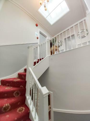 Elm House Hotel