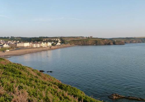 Hafan Y Traeth (sandy Haven)