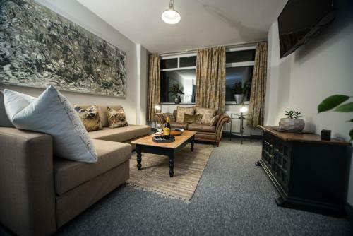 Barnston House