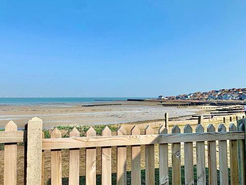 Sea & Sunsets A Luxurious Holiday Home!