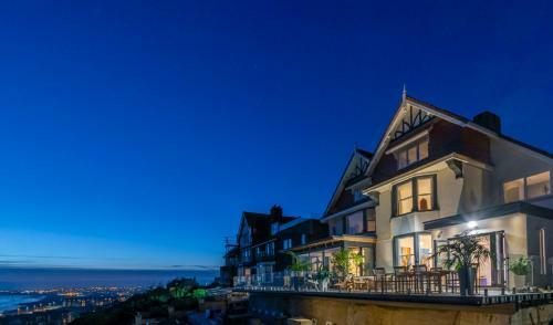 Saint Leonards-on-sea Villa Sleeps 11 With Wifi