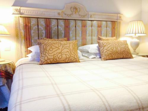 The Bell Inn Hotel