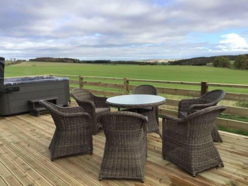 Lodge Wolds Away
