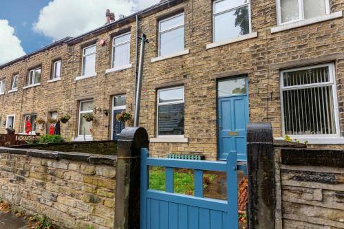 Charming 2-bed House In Huddersfield