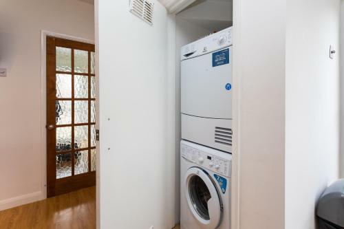 Ifield House Crawley/gatwick