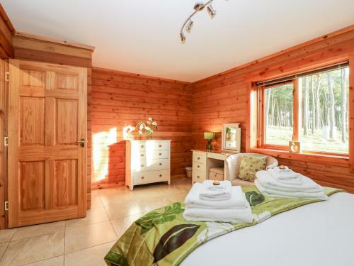 Oak Lodge