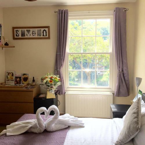 Hostal Bridge View Guest House