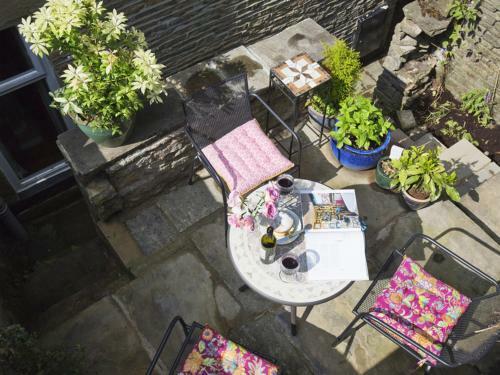 The Little Absinthe Cottage
