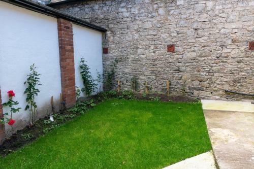 Highgate View Apartment