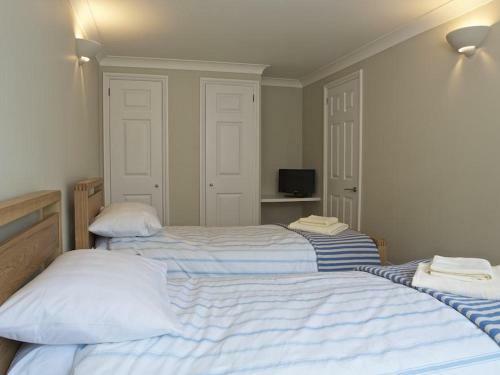 4 West Park Mews