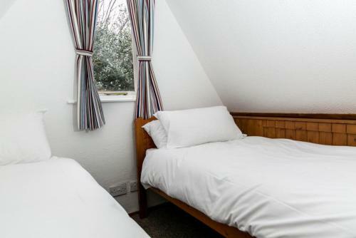 Seaside Chalet - Sleeps 6