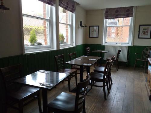 Hotel The Coach And Horses