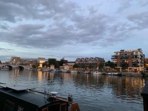 Apartamento River View - Kingston