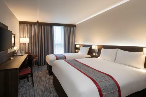 Hotel Ramada By Wyndham Leeds East