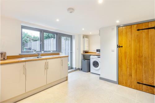 Beautiful 2 Bedroom House In Leominster