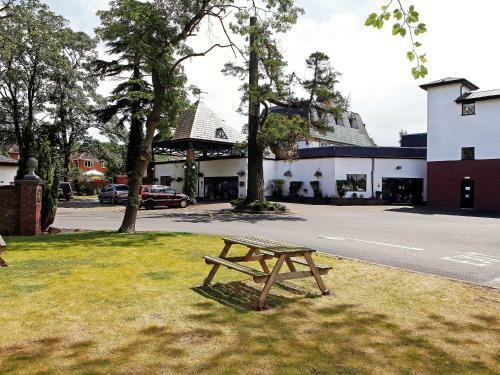 Mercure Chester North Woodhey House Hotel