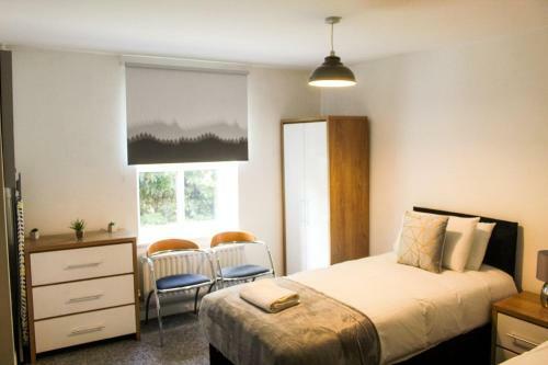 Two Bedroom Liverpool Apartment By Top House