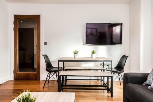 Beautiful Dockfront Apartment