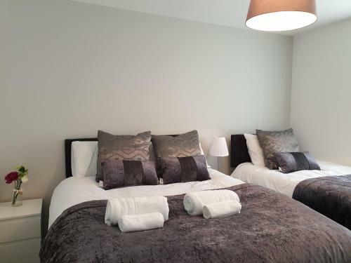 Spacious Contractor House For Large Groups - Private Parking By Liverpool Short Stay