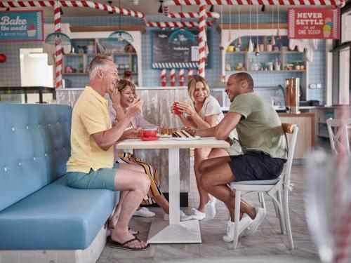 Holiday Home Hafan Y Mor-2